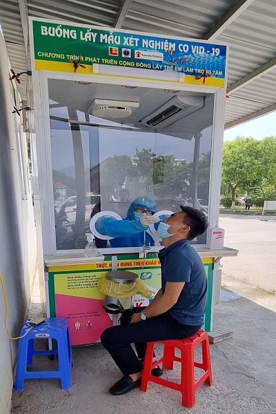 Lào cai tiếp nhận 13 buồng xét nghiệm COVID-19 