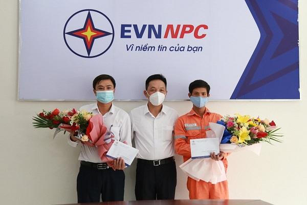 Nhân viên điện lực cứu 2 cháu bé thoát biển lửa trong gang tấc