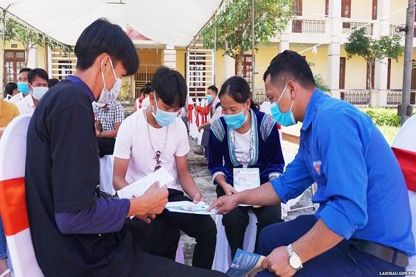 Lai Châu kết nối việc làm cho hàng ngàn lao động bị ảnh hưởng bởi dịch COVID-19