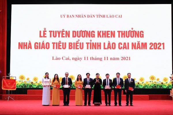 Lào Cai tuyên dương, khen thưởng các nhà giáo tiêu biểu năm 2021