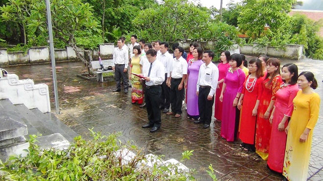 Cục Thi hành án dân sự tỉnh Tuyên Quang dâng hương tại Khu di tích lịch sử Bộ Tư pháp