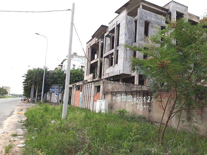 Nghịch lý khu biệt thự tiền tỷ không ai đoái hoài ở đất vàng Sài Gòn