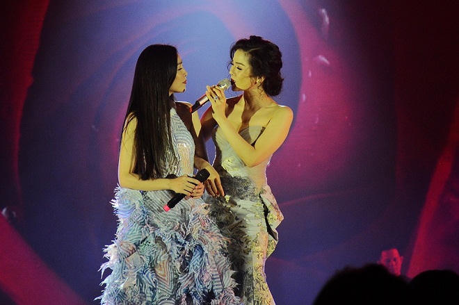 Lệ Quyên mê hoặc khán giả Quy Nhơn với “Chút tình cho biển”