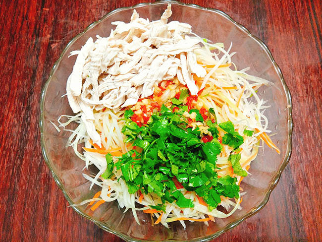 Tận dụng gà tồn sau tết làm món nộm ngon