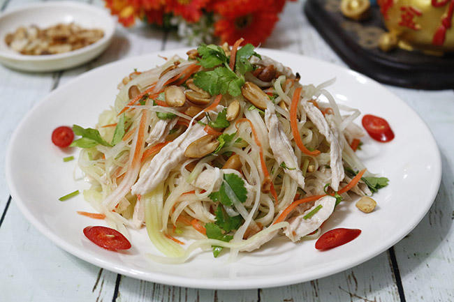 Tận dụng gà tồn sau tết làm món nộm ngon