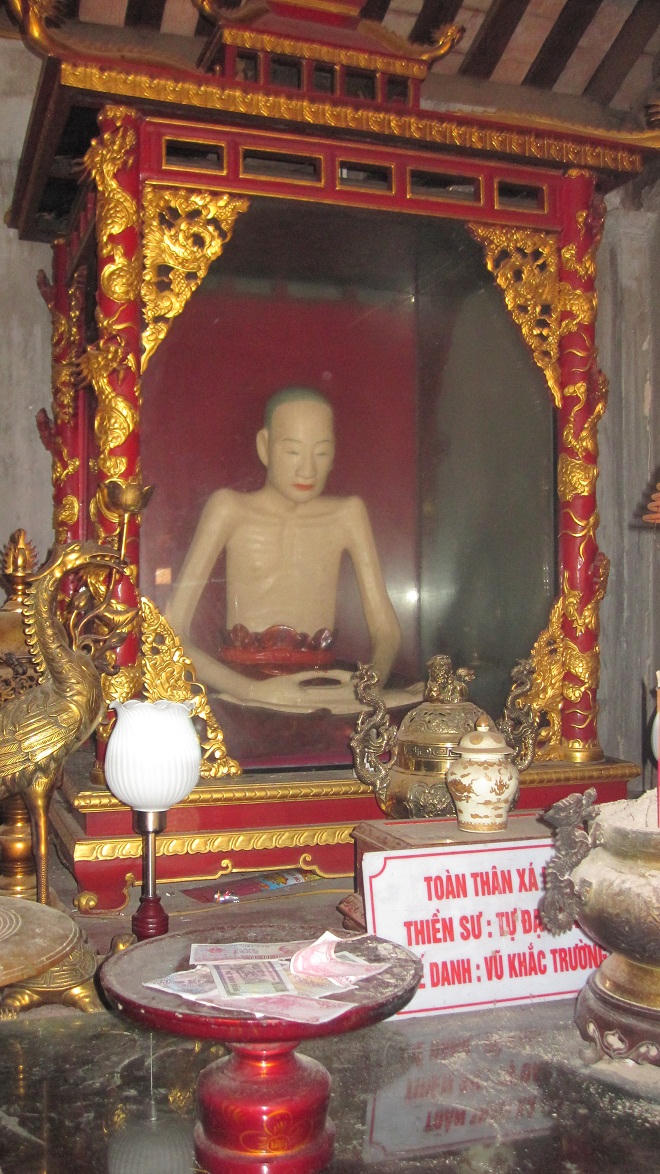 Độc đáo bức tượng nhục thân lưu giữ tại Chùa Đậu