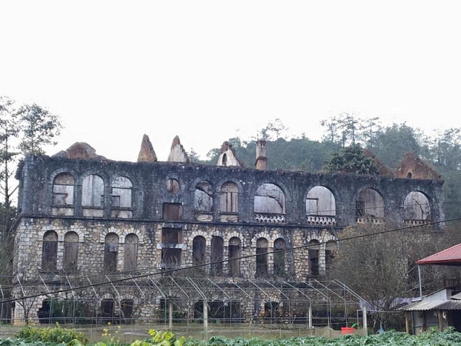 Khám phá tu viện cổ Tả Phìn