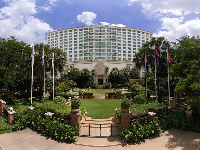 Từ đứa trẻ bần cùng thời Khmer Đỏ thành nữ tỷ phú khách sạn