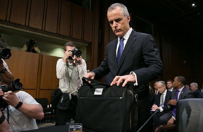 Tranh cãi về vụ từ chức của Phó Giám đốc FBI