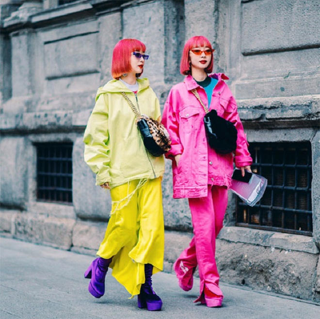 Cặp chị em song sinh gây sốt Tuần lễ thời trang thế giới