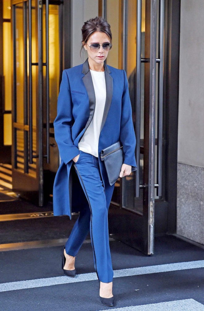 Mặc đẹp, mạnh mẽ và hiện đại như Victoria Beckham trong ngày 8/3