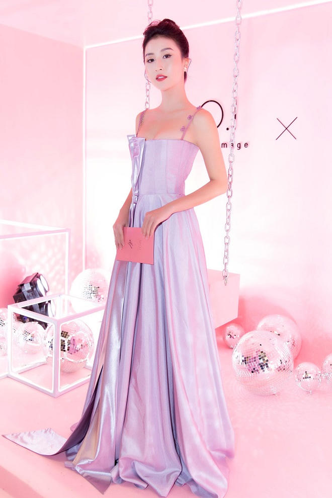 Thanh Hằng, Diễm My nổi bật trong bảng sao đẹp tuần