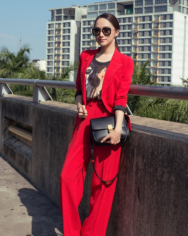 Trang phục quyến rũ giúp Hương Giang tỏa sáng tại Hoa hậu Chuyển giới Quốc tế 2018