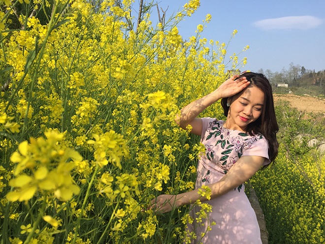 Cải mèo vàng rực triền núi, Sun World Fansipan Legend tấp nập du khách check-in