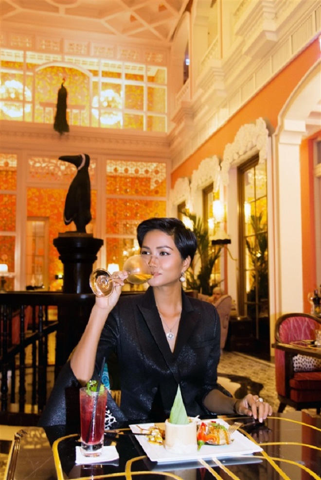 Tân Hoa hậu hoàn vũ H’Hen Niê trải nghiệm ẩm thực ấn tượng tại Khu nghỉ dưỡng mới đẳng cấp nhất thế giới