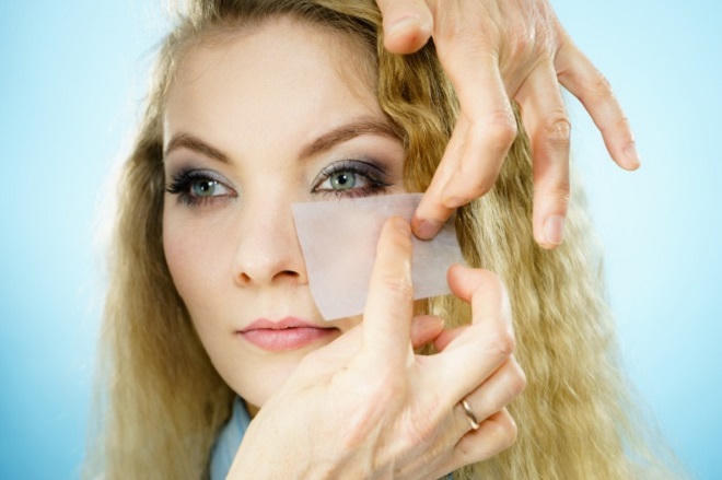 Tạo lớp nền hoàn hảo khi trang điểm cho da dầu