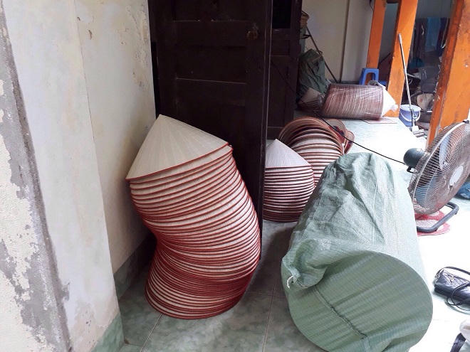 Hơn 40 năm – một tình yêu nón lá