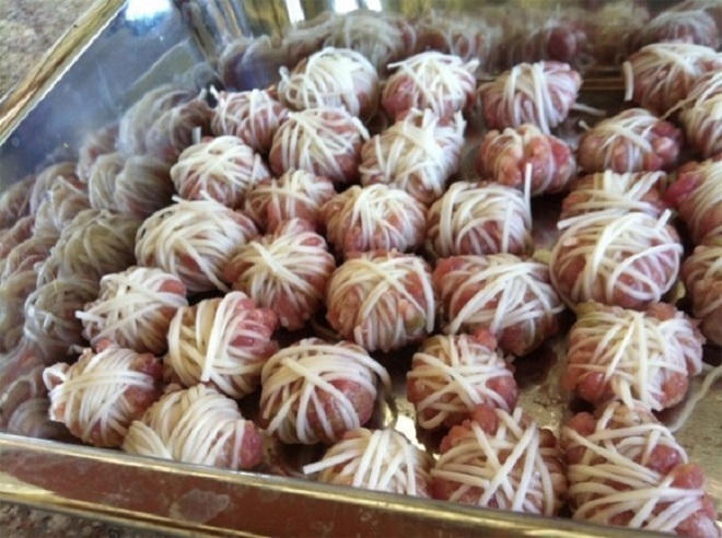 Món mì ống cuốn thịt heo chiên thơm ngon, đậm đà