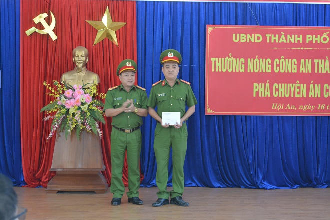 Táo tợn cướp giữa ban ngày, cặp “bài trùng” sa lưới