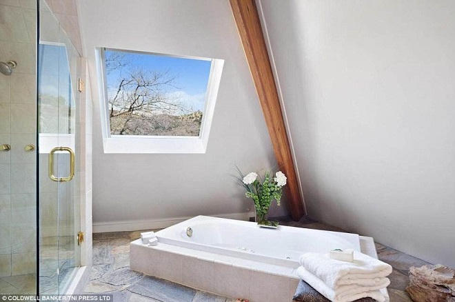 Sống như một Pha-ra-ông trong “kim tự tháp” độc nhất với giá 3,1 triệu đôla