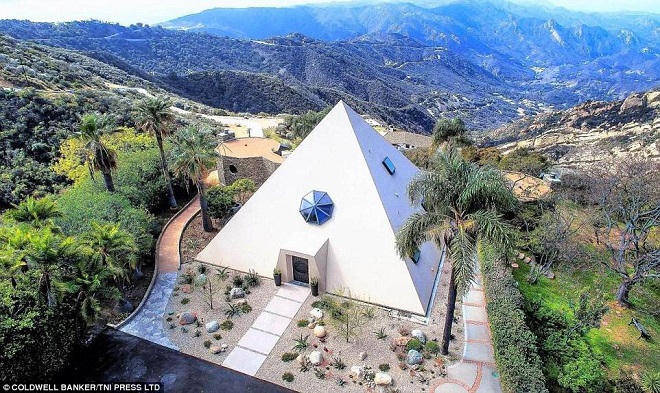 Sống như một Pha-ra-ông trong “kim tự tháp” độc nhất với giá 3,1 triệu đôla