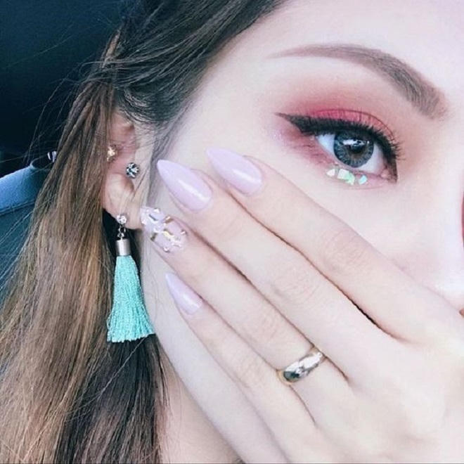 Mắt hồng ngọt ngào như kẹo mơ đang là xu hướng trang điểm hot nhất