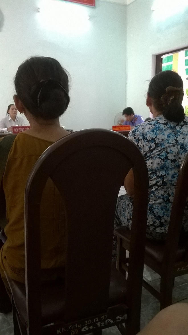 Người chị thay cha mẹ nuôi em và nỗi buồn cuối đời bị “chiếm nhà”