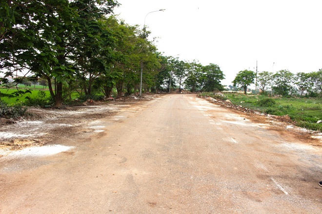 Con đường bốc mùi vẫn rải rác xương thối, trách nhiệm thuộc về ai?