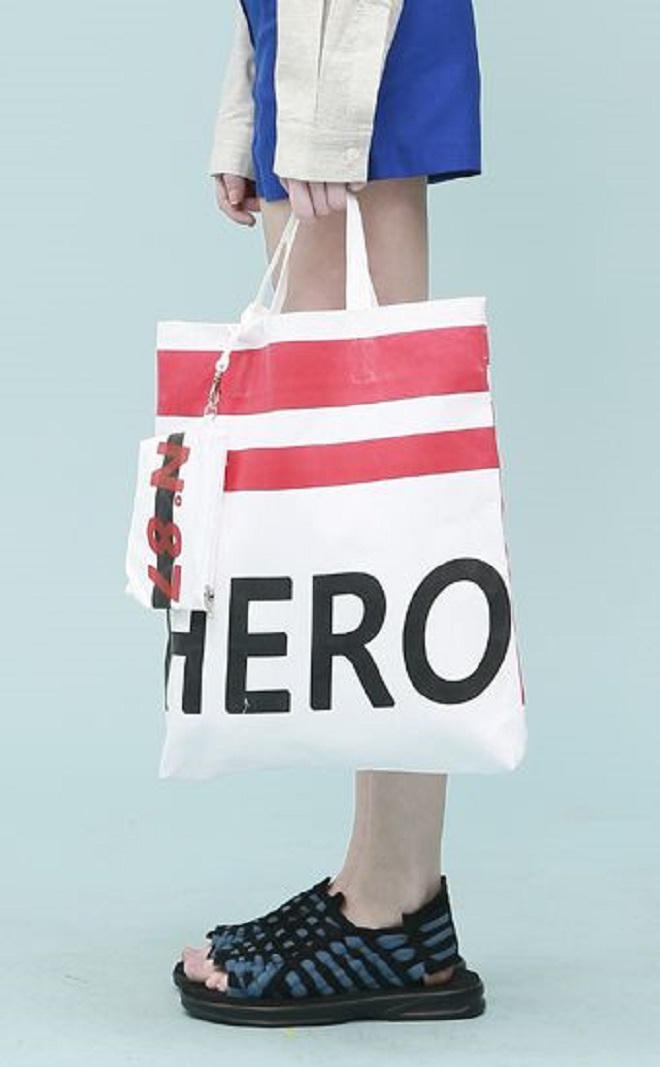 Túi tole vải canvas: Chiếc túi hot nhất mùa hè