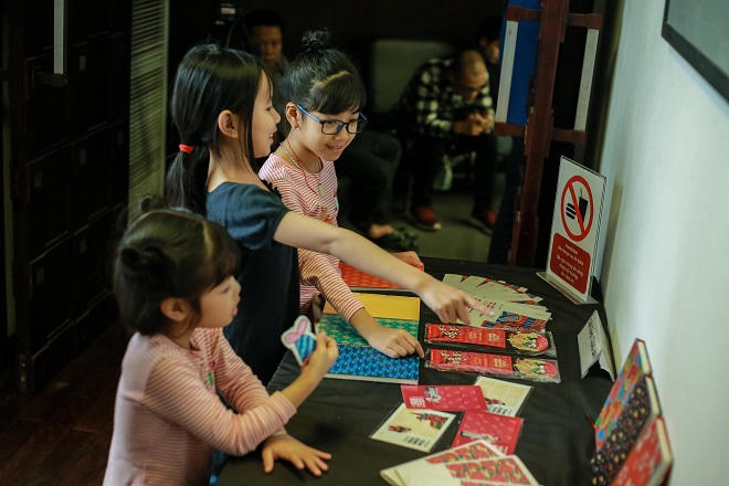 'Cởi trói' cho tranh Hàng Trống 