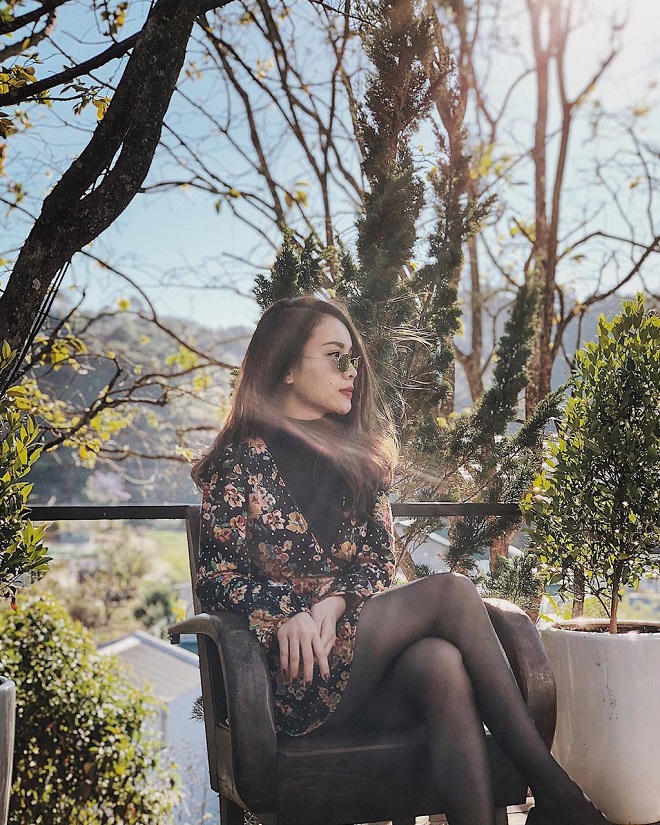 Hè về, học cách mặc váy hoa đẹp như mỹ nhân Việt