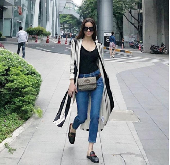 Jeans ống suông, ống loe đang là xu hướng sao Việt chọn