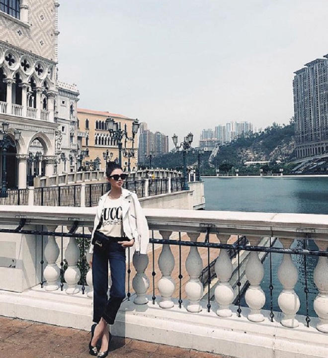 Jeans ống suông, ống loe đang là xu hướng sao Việt chọn