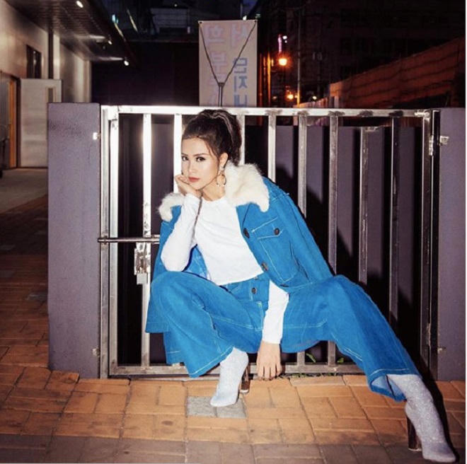 Jeans ống suông, ống loe đang là xu hướng sao Việt chọn