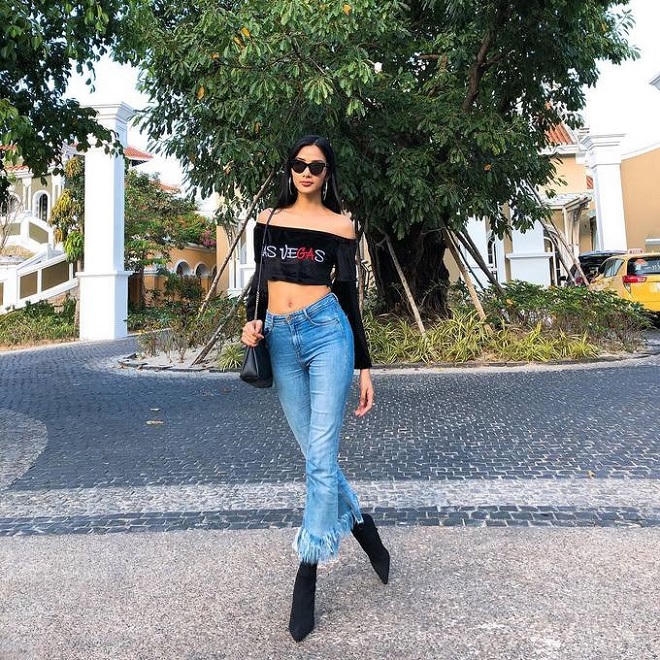 Jeans ống suông, ống loe đang là xu hướng sao Việt chọn