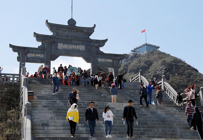 Tin được không, vé cáp treo Fansipan giảm còn 200.000 đồng?