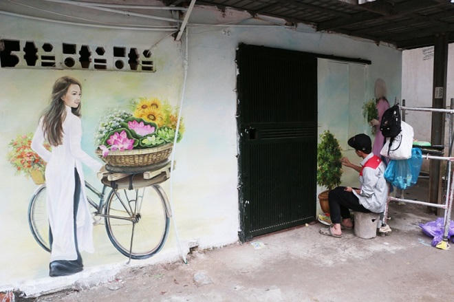 Những phố bích hoạ hút khách giữa lòng thủ đô