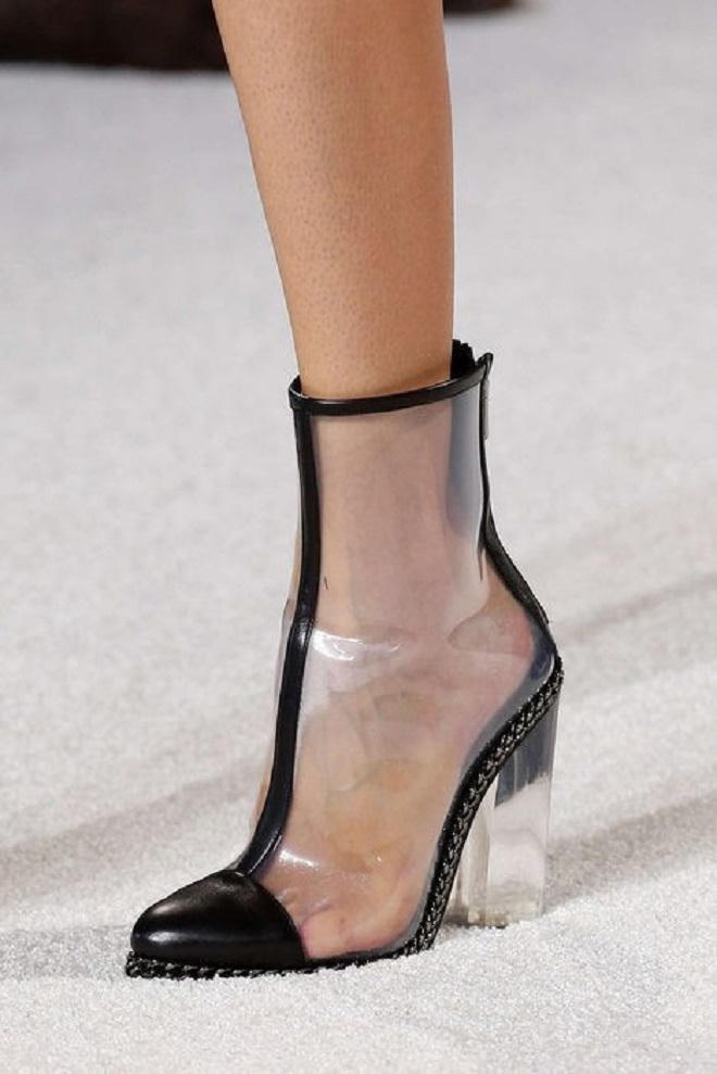 Từ túi nylon, giới thời trang lấy ý tưởng làm ra giày, túi, trang sức