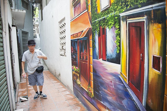 Những phố bích hoạ hút khách giữa lòng thủ đô