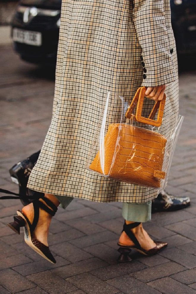 Từ túi nylon, giới thời trang lấy ý tưởng làm ra giày, túi, trang sức