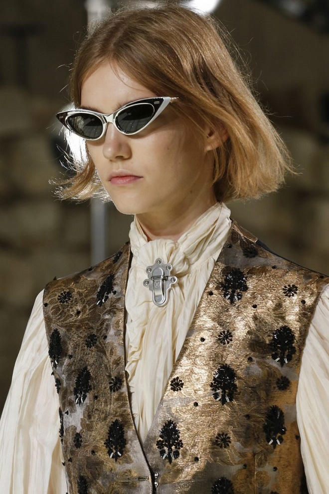 Trâm cài áo, sự trở lại đầy ngoạn mục của món phụ kiện kinh điển