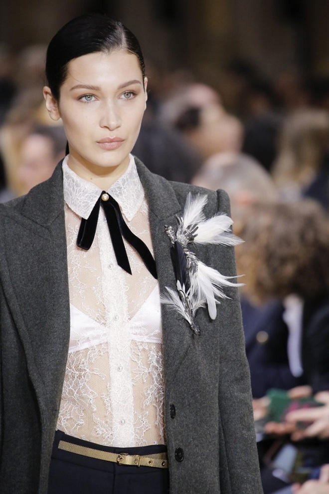 Trâm cài áo, sự trở lại đầy ngoạn mục của món phụ kiện kinh điển