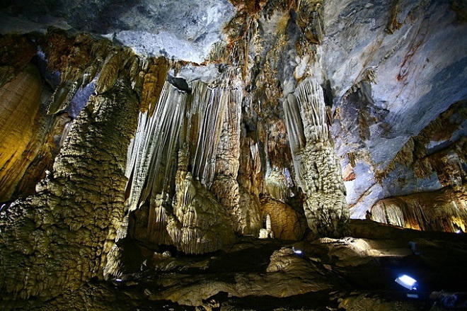 Vẻ huyền bí của 5 hang động dọc miền đất nước