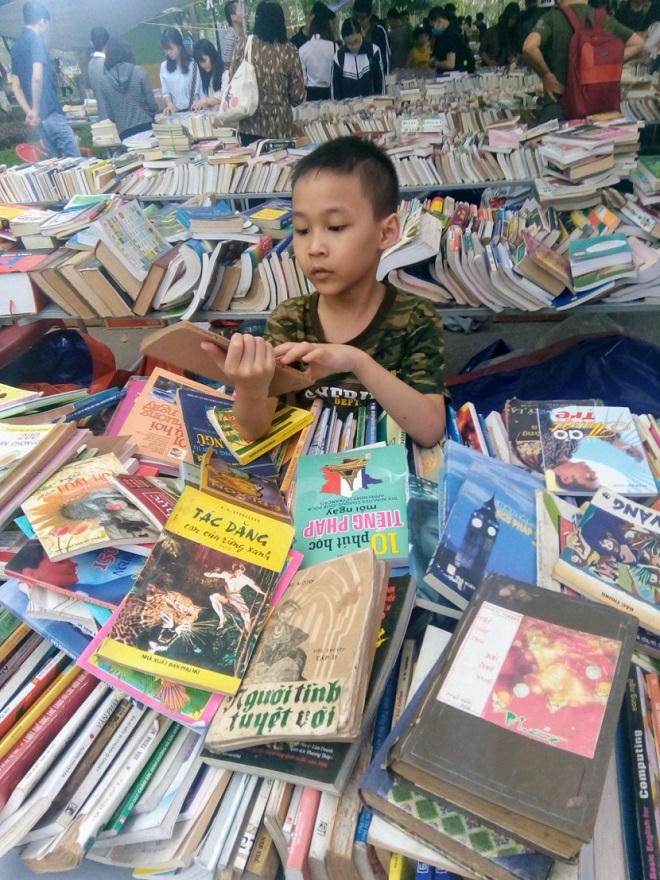 Cơ hội cho người sưu tầm sách 'độc' và rẻ