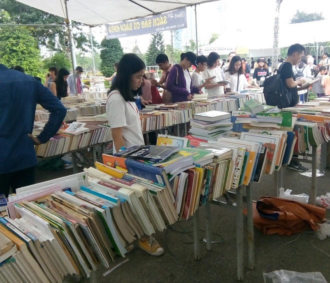 Cơ hội cho người sưu tầm sách 'độc' và rẻ