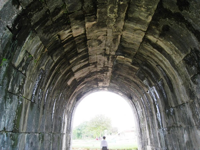 Kiến trúc đá độc đáo trong di sản văn hóa thế giới thành nhà Hồ