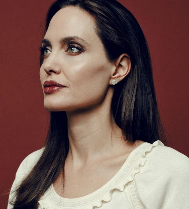 Cách dưỡng da kỳ quặc của sao Hollywood