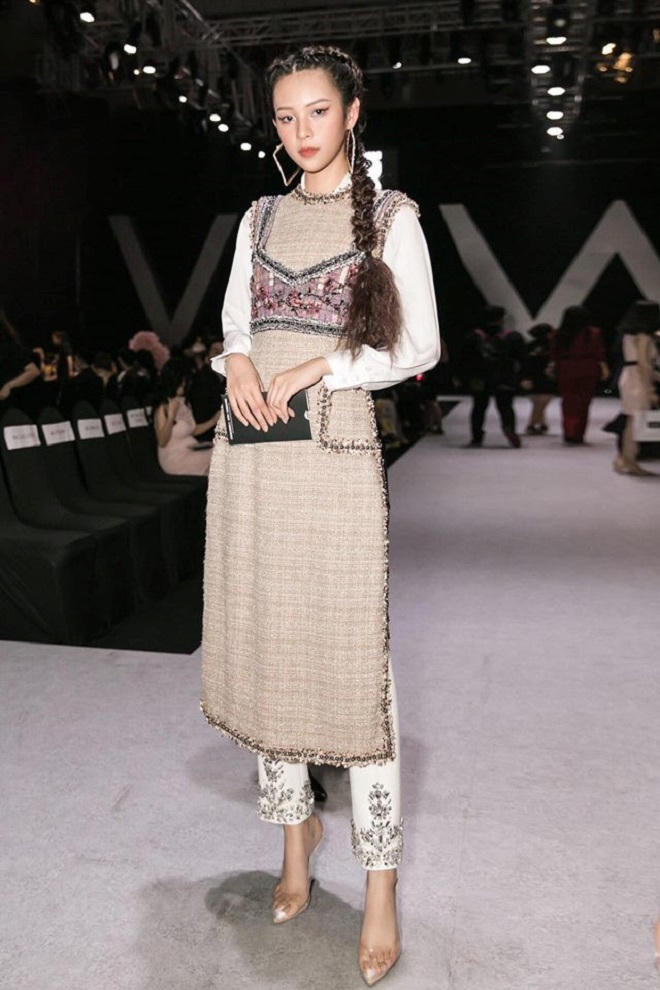 Nhã Phương diện đầm nữ tính, cổ điển trong bảng sao đẹp tuần