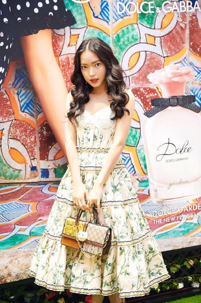 Nhã Phương diện đầm nữ tính, cổ điển trong bảng sao đẹp tuần