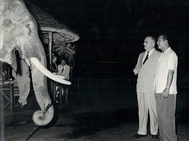 Những cuộc rong chơi bất tận để chạy trốn thực tại của vua Bảo Đại